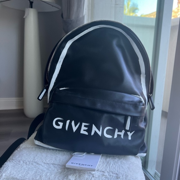 Givenchy graffiti backpack - Picture 3 of 14